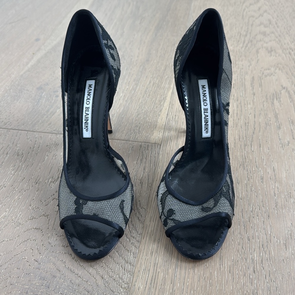 New Manolo Blahnik Black Lace Peep Toe Heels size 37 - Picture 4 of 9